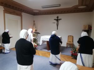 Prier avec les Srs de Mère Teresa